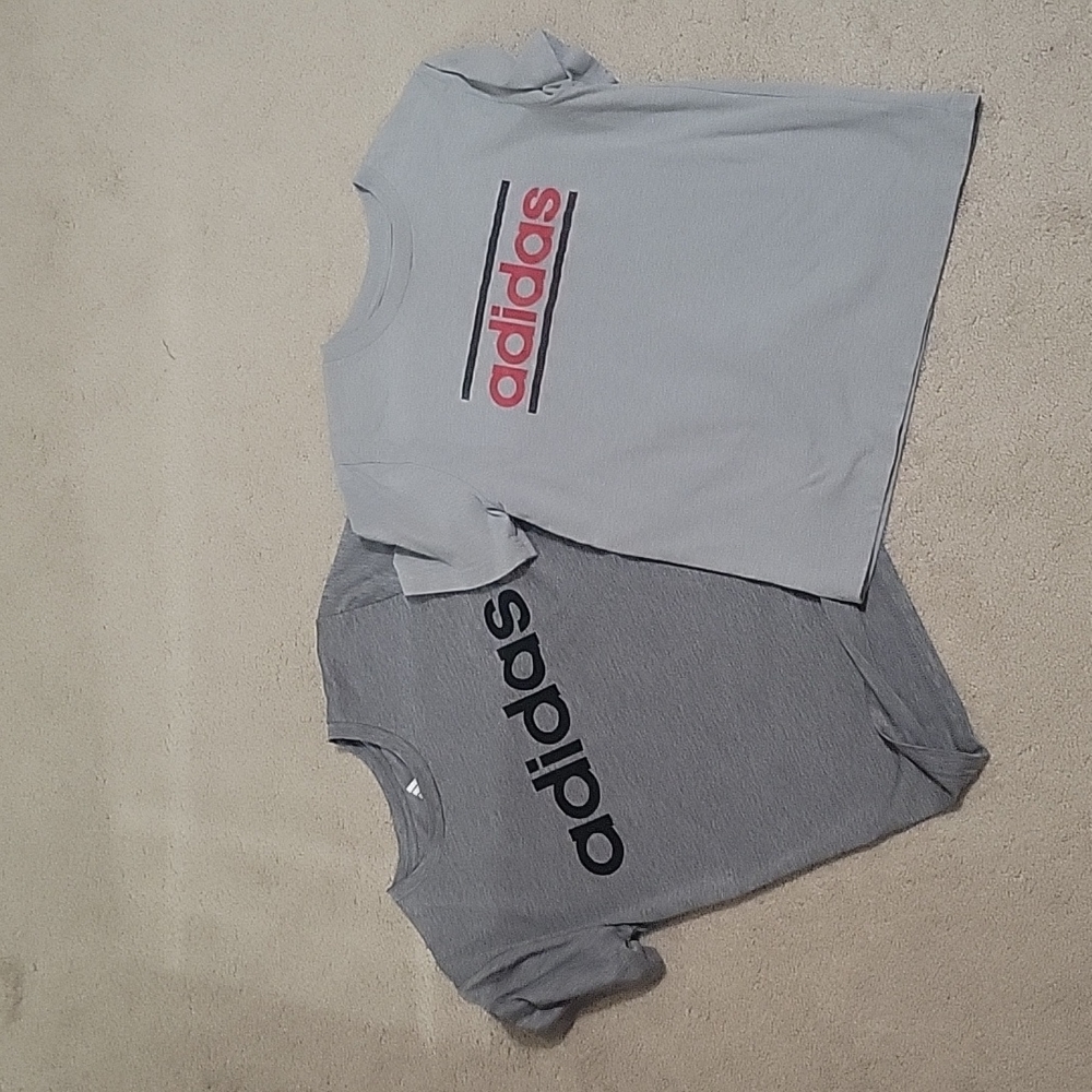 2 Adidas Size small (8) Boys t-shirts